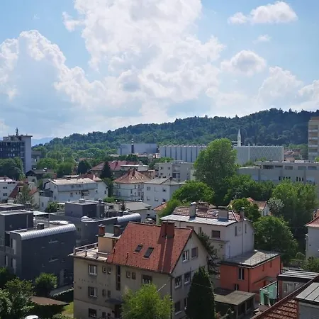 Apartment Corner Tower // Prijetno Stanovanje Za 4 Osebe + Free Parking