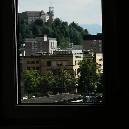 Corner Tower // Prijetno Stanovanje Za 4 Osebe + Free Parking Apartment